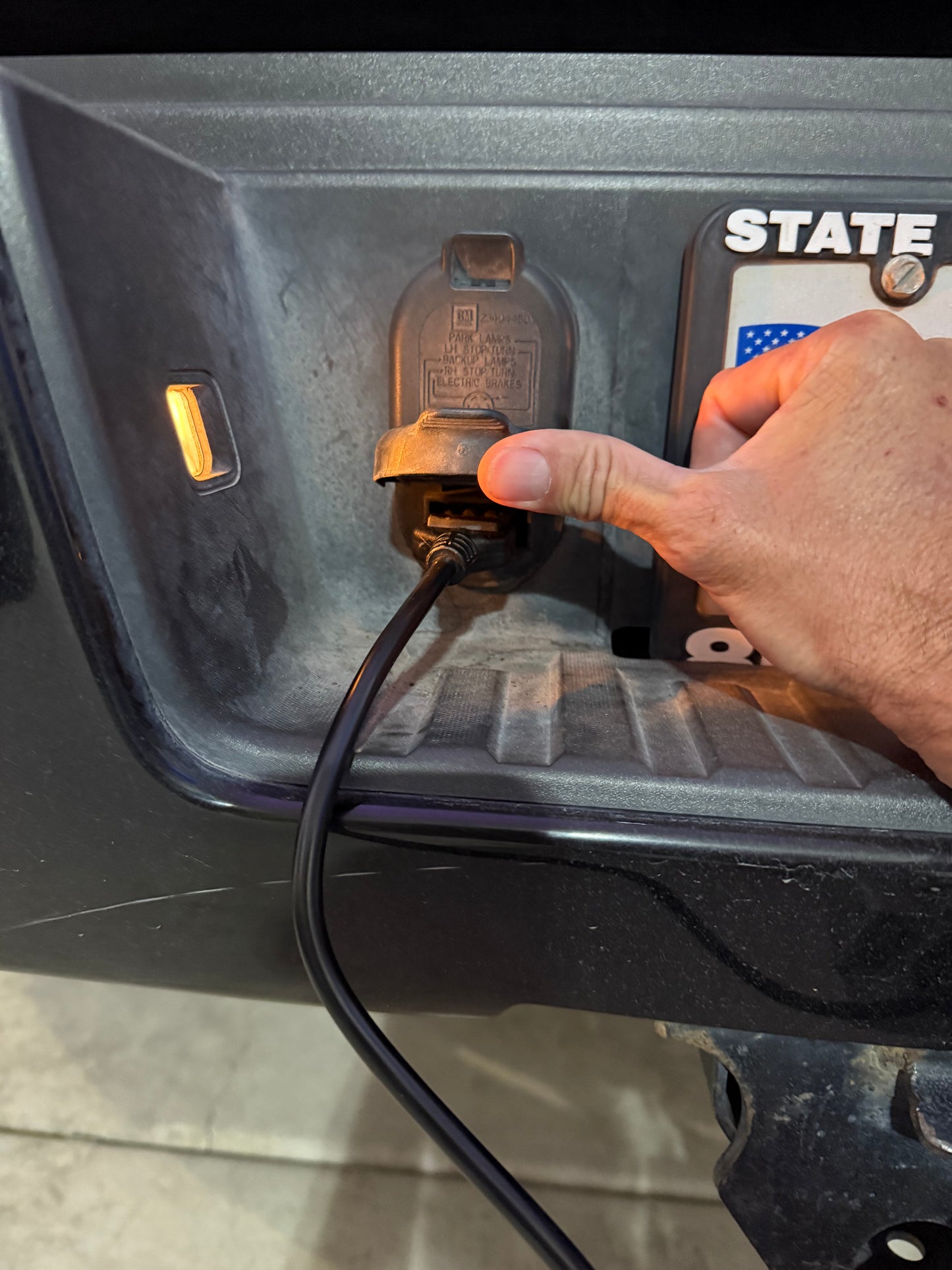 4 Way Trailer Power Plug